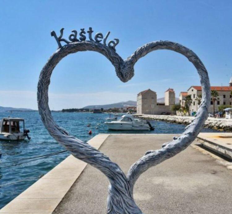 Ferienhaus Maestral - Kastel Kambelovac Kaštela المظهر الخارجي الصورة